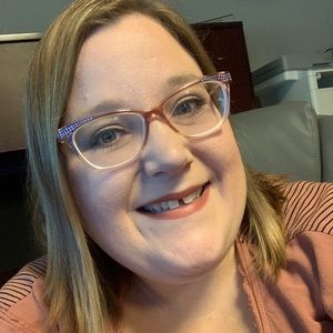 Meet your Posher, Abby